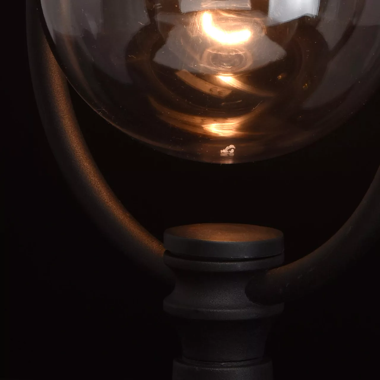 Напольный светильник De Markt Дубай чёрный 805040301