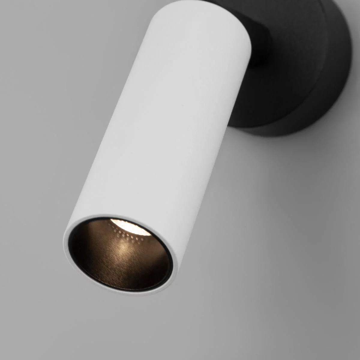 Светодиодный светильник Eurosvet белый/черный 20133/1 LED