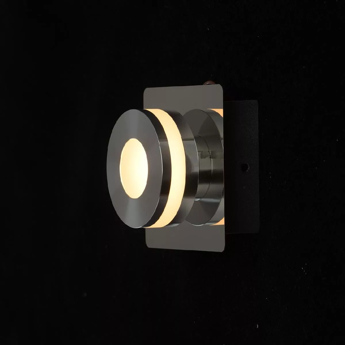 Настенный светильник De Markt Пунктум хром 549020101