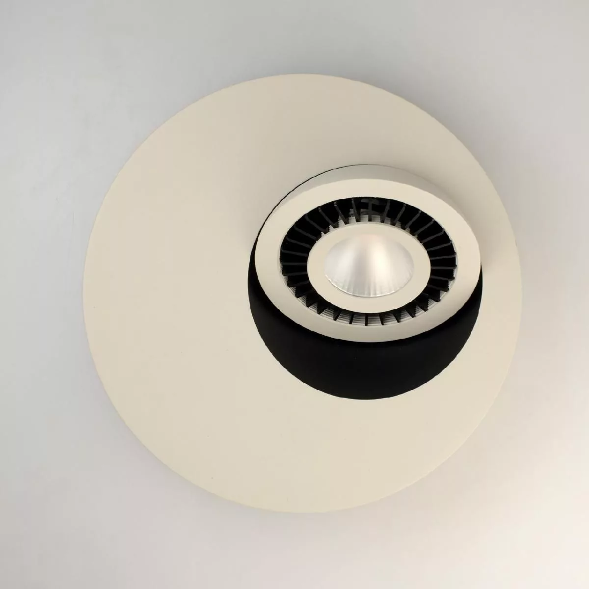 Потолочный светильник De Markt Круз серый 637016401