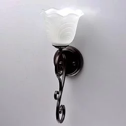 Настенный светильник MW-Light Вирджиния коричневый 444021401