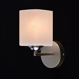 Настенный светильник De Markt Тетро золотой 673023801